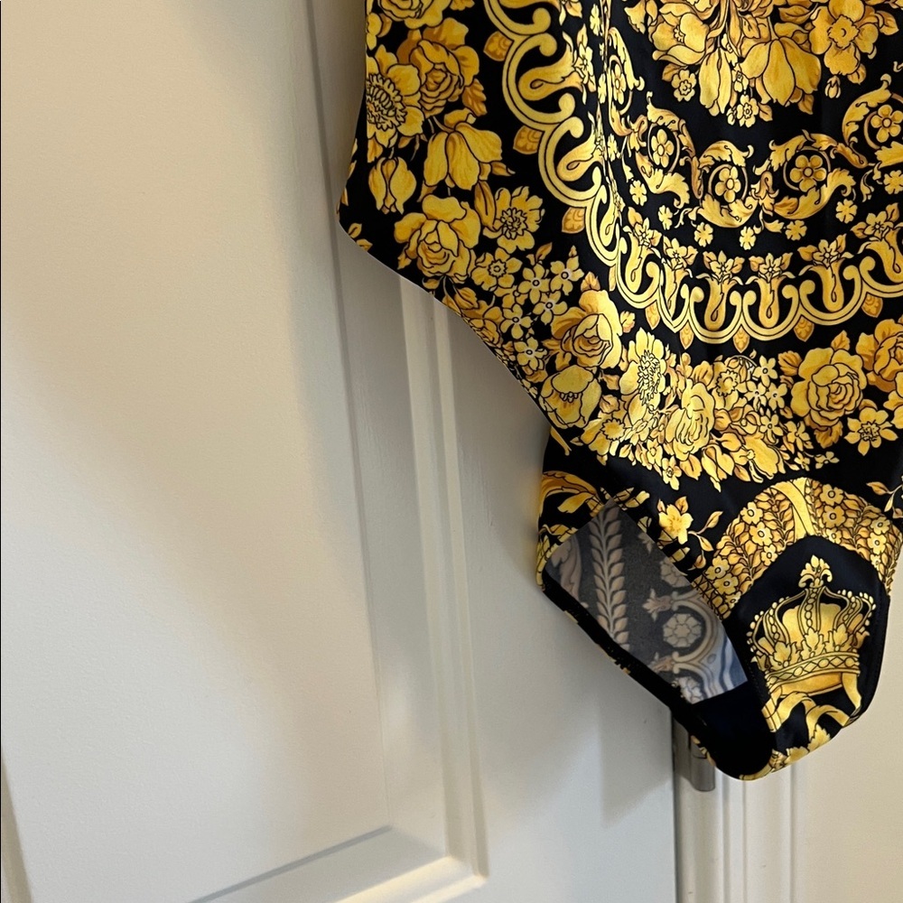 VERSACE BAROCCO PRINT one Piece Bathing suit Fits like us 10 - Picture 3 of 5